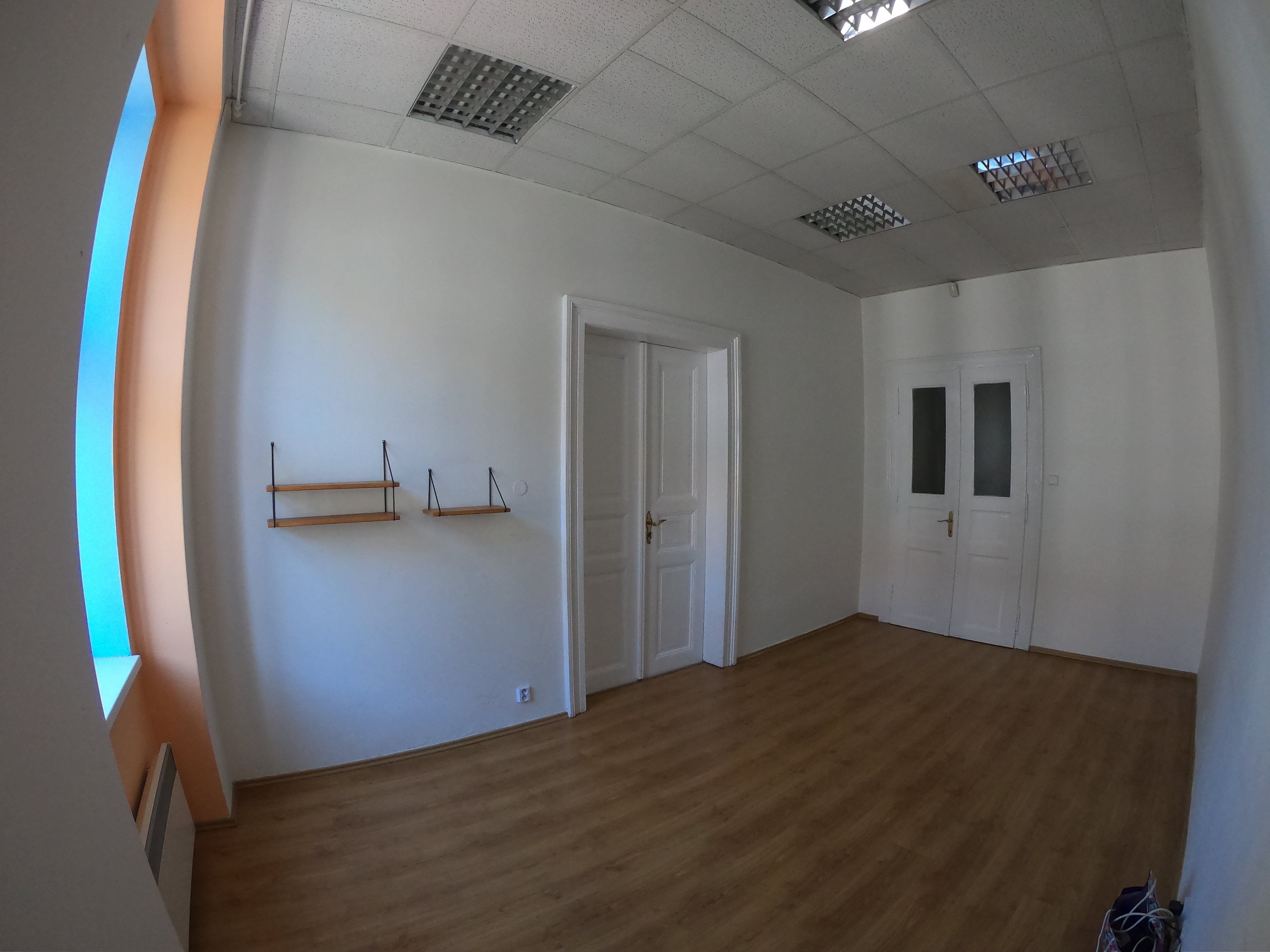office-to-rent-empty (2)-min
